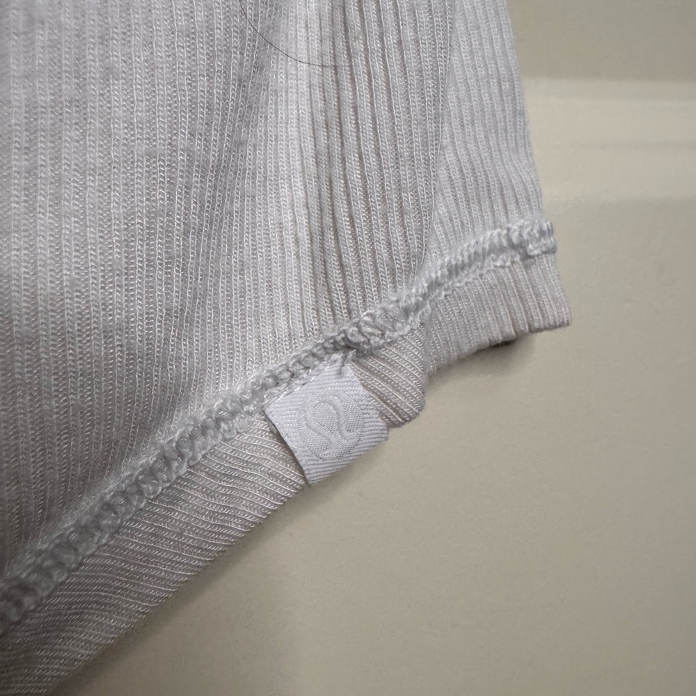 Lululemon White Ribbed Tank Top - Measurements Included - Picture 3 of 6